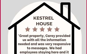 Hereford - Kestrel House - 4 Bedroom House Close To City With Parking - Sleeps 7 - Suitable For Family Gatherings Or Contractors With Vehicles - Hosted By Rentmyhouse